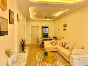 A Meter Sun(Newly Refurbished)全新装修.家具，市中心附近。